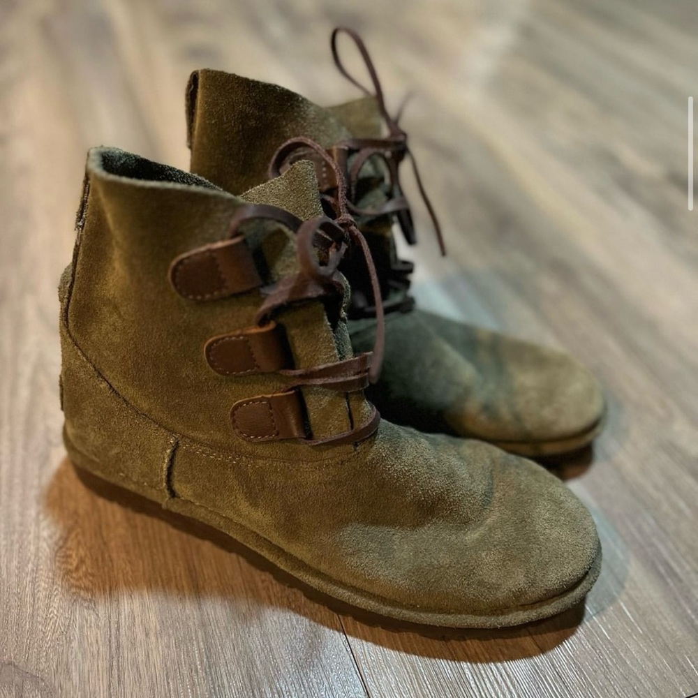 UGG Elvi Suede Boots - Olive Green